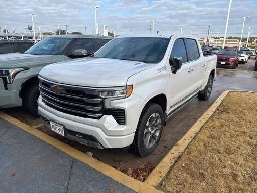 Iridescent Pearl Tricoat 2023 Chevrolet Silverado 1500 High Country
