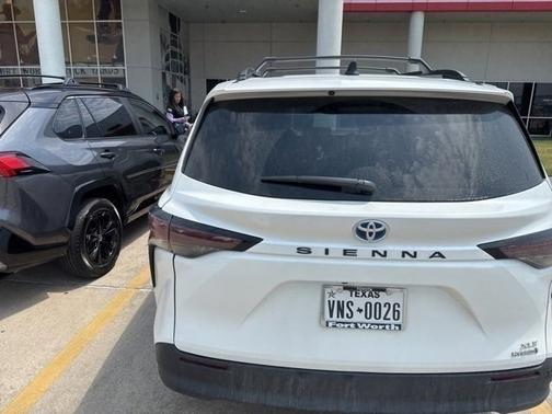 2024 Toyota Sienna XLE 8 Passenger
