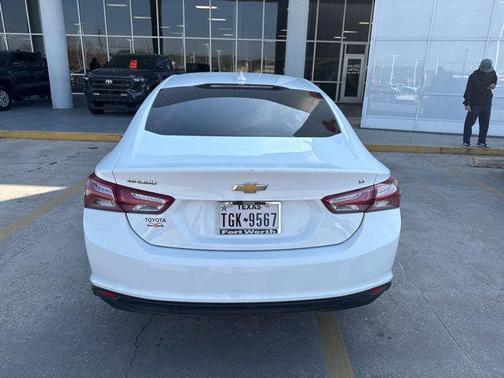 2022 Chevrolet Malibu FWD LT