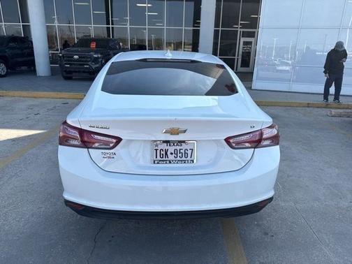 2022 Chevrolet Malibu FWD LT