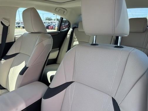 2025 Lexus ES 350 Ultra Luxury