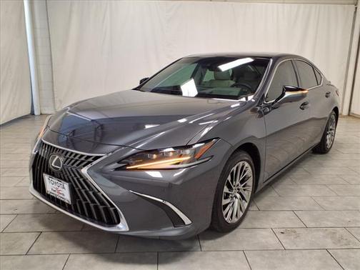 2025 Lexus ES 350 Ultra Luxury