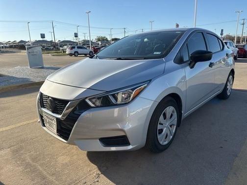 Brilliant Silver Metallic 2021 Nissan Versa 1.6 S