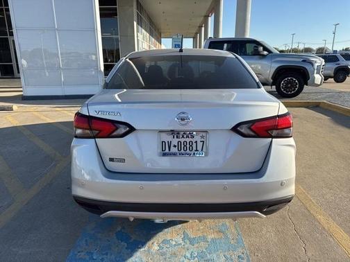 Brilliant Silver Metallic 2021 Nissan Versa 1.6 S