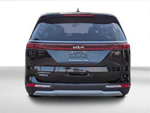 2023 Kia Carnival LX