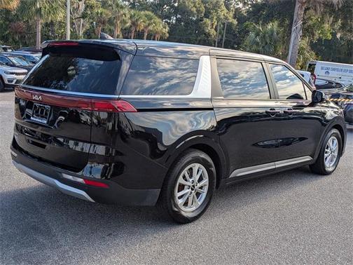 2023 Kia Carnival LX