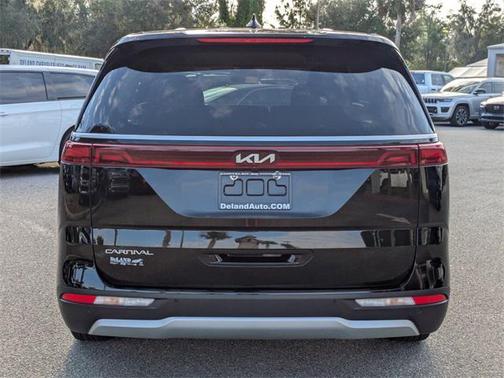 2023 Kia Carnival LX