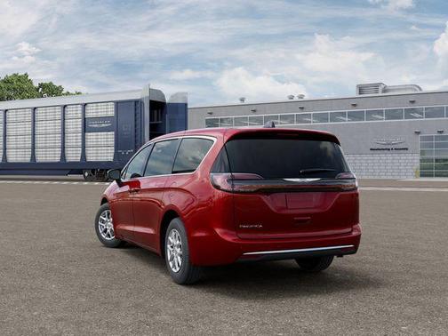 Red Hot Pearlcoat 2026 Chrysler Pacifica L
