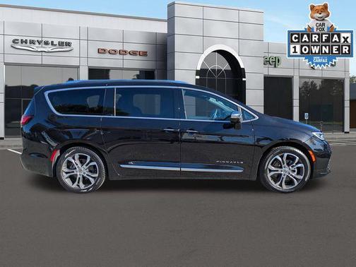 2024 Chrysler Pacifica L
