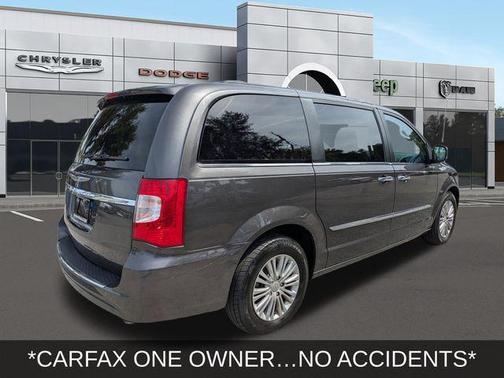 Granite Crystal Metallic Clearcoat 2016 Chrysler Town & Country Touring-L