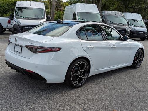 2024 Alfa Romeo Giulia Veloce RWD