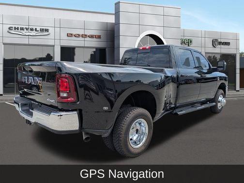 Diamond Black Crystal Pearlcoat 2026 RAM 3500 Tradesman Crew Cab 4x4 8' Box