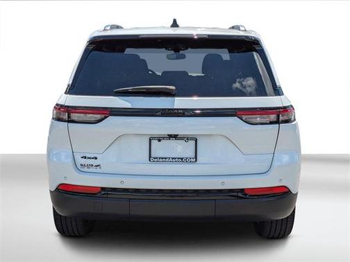2022 Jeep Grand Cherokee Altitude