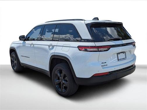 2022 Jeep Grand Cherokee Altitude