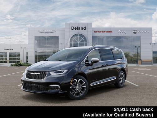 Diamond Black Crystal Pearlcoat 2026 Chrysler Pacifica L