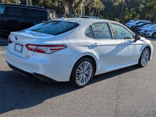 2020 Toyota Camry Hybrid XLE