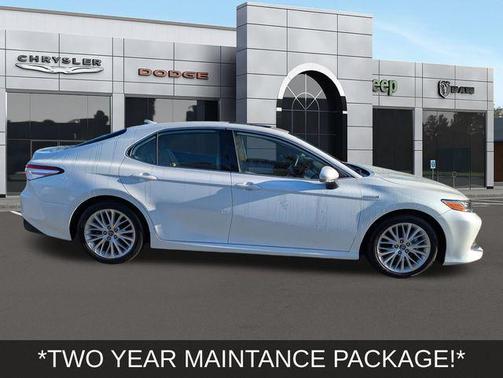 2020 Toyota Camry Hybrid XLE