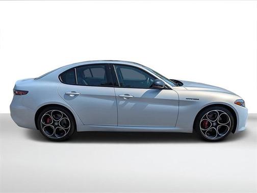 2024 Alfa Romeo Giulia Ti