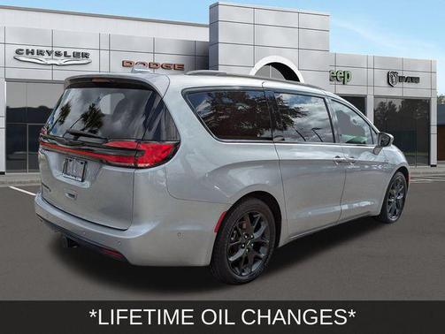 2021 Chrysler Pacifica Touring L