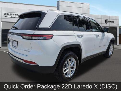 Bright White Clearcoat 2024 Jeep Grand Cherokee Laredo