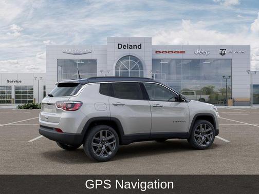 Silver Zynith Metallic Clearcoat 2026 Jeep Compass Limited