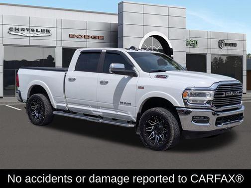Bright White Clearcoat 2022 RAM 2500 Laramie Crew Cab 4x4 6'4' Box