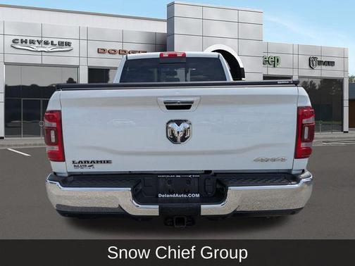Bright White Clearcoat 2022 RAM 2500 Laramie Crew Cab 4x4 6'4' Box