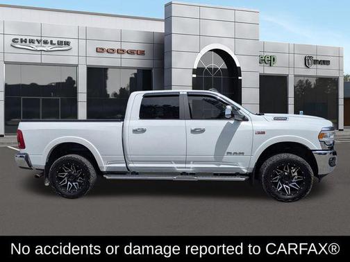Bright White Clearcoat 2022 RAM 2500 Laramie Crew Cab 4x4 6'4' Box