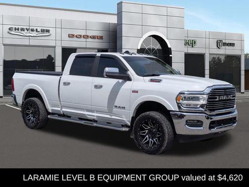 Bright White Clearcoat 2022 RAM 2500 Laramie Crew Cab 4x4 6'4' Box