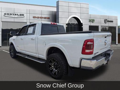 Bright White Clearcoat 2022 RAM 2500 Laramie Crew Cab 4x4 6'4' Box