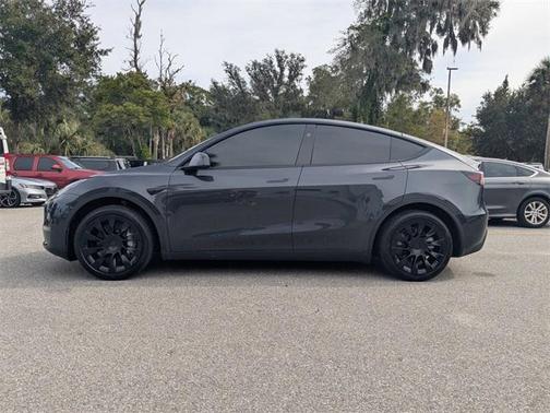 2024 Tesla Model Y Standard Range