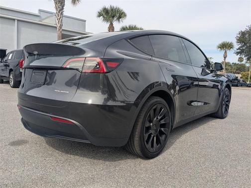 2024 Tesla Model Y Standard Range