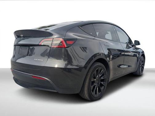 2024 Tesla Model Y Standard Range