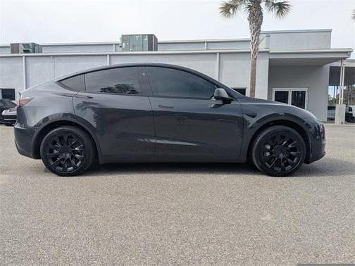 2024 Tesla Model Y Standard Range