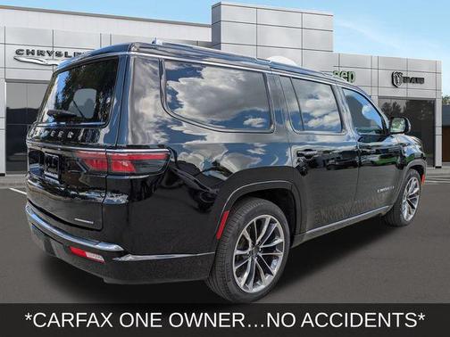 Diamond Black Crystal Pearlcoat 2024 Jeep Wagoneer Series III 4x4