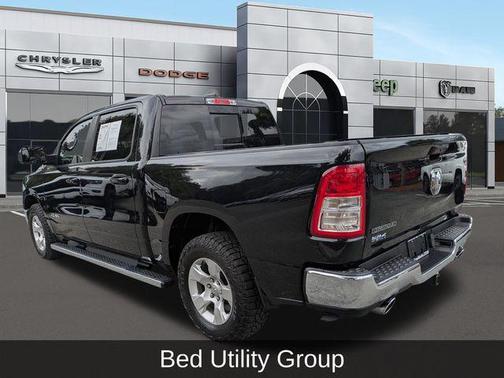 Diamond Black Crystal Pearlcoat 2021 RAM 1500 Big Horn/Lone Star