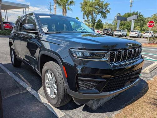 2023 Jeep Grand Cherokee Laredo