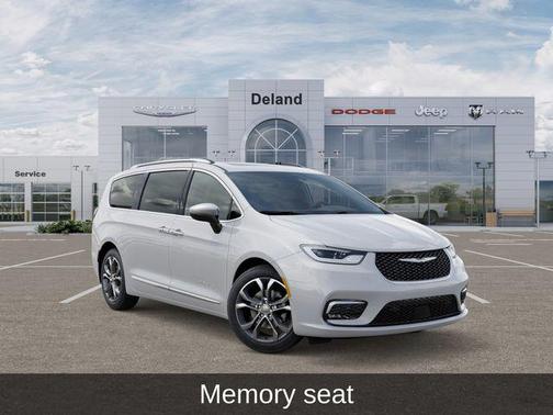 Bright White Clearcoat 2026 Chrysler Pacifica L