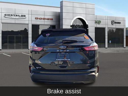 Forged Green Metallic 2022 Ford Edge SE