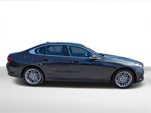 2024 BMW 530 xDrive