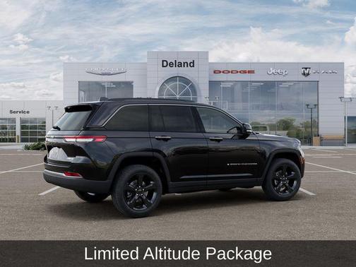 Diamond Black Crystal Pearlcoat 2026 Jeep Grand Cherokee Limited