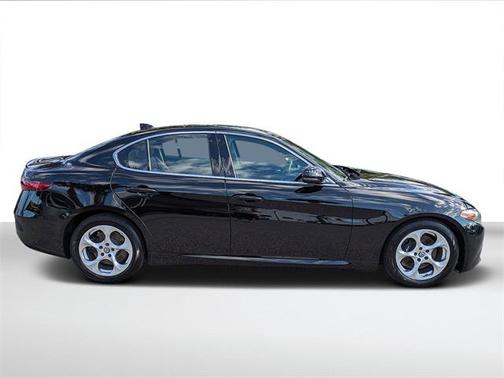 2019 Alfa Romeo Giulia Base