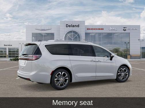 Bright White Clearcoat 2026 Chrysler Pacifica L