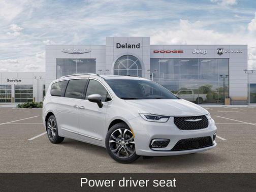 Bright White Clearcoat 2026 Chrysler Pacifica L