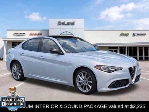 Moonlight Gray Metallic 2024 Alfa Romeo Giulia Ti