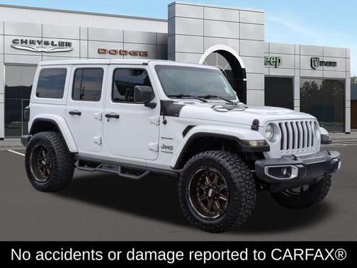 Bright White Clearcoat 2018 Jeep Wrangler Unlimited Sahara