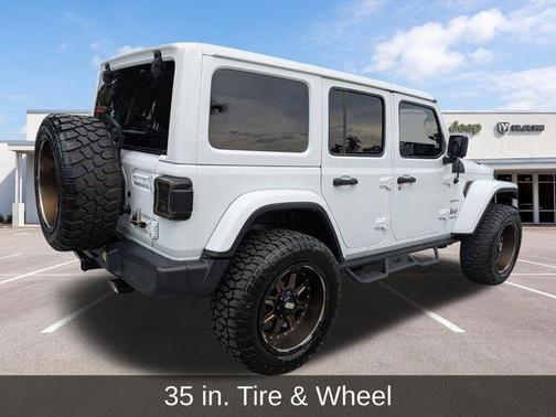 Bright White Clearcoat 2018 Jeep Wrangler Unlimited Sahara