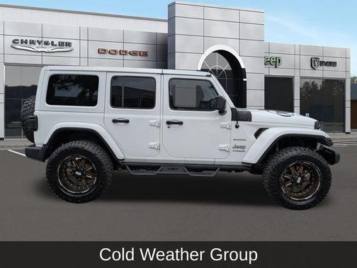 Bright White Clearcoat 2018 Jeep Wrangler Unlimited Sahara