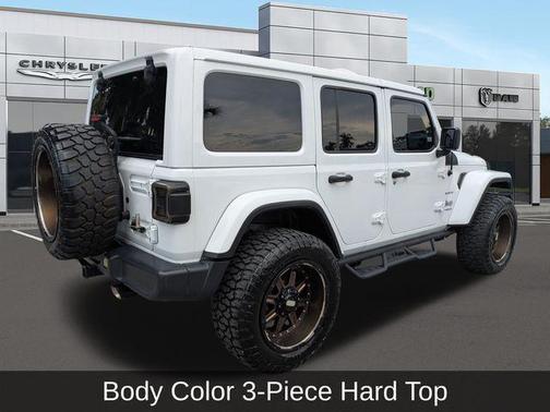 Bright White Clearcoat 2018 Jeep Wrangler Unlimited Sahara