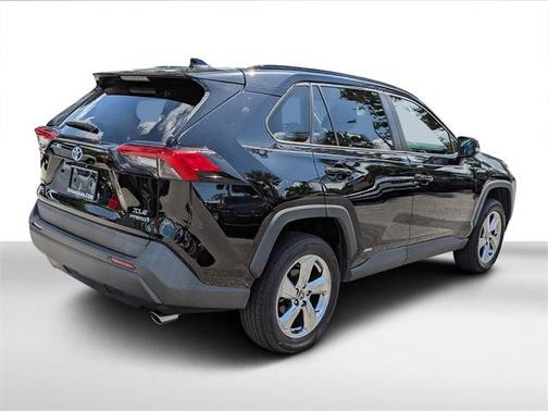 2021 Toyota RAV4 Hybrid XLE Premium